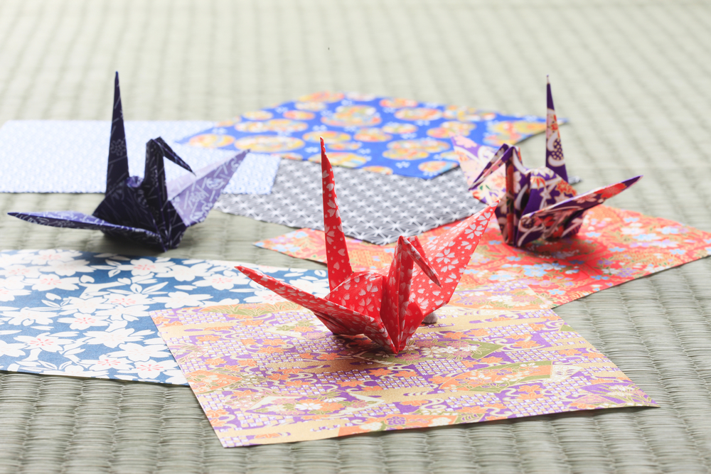 材料は折り紙だけ オシャレな鶴の 祝い箸袋 を作って新年を迎えよう Bestive