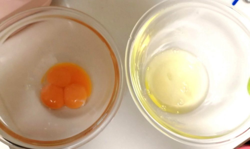 卵黄と卵白にわける